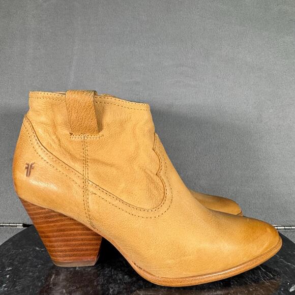 FRYE Reina Leather Western Ankle Booties Zip-Up Block Heel Women’s Size 6M US - Picture 3 of 8